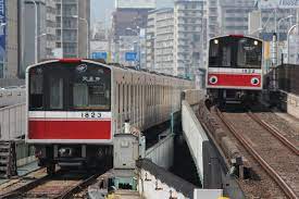 Osaka metro co., ltd.）は、大阪府大阪市内およびその周辺地域で地下鉄および中量軌道（新交通システム）を運営する軌道・鉄道事業者である。 愛称及びブランド名はosaka metro（オオサカ メトロ）。 ãªã«ã‚ã®åœ°ä¸‹é‰„ è·¯ç·š å¾¡å ‚ç­‹ç·š