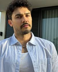 Fans Jose Manuel Rincon added a...