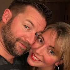 Amanda Hebb's Instagram, Twitter & Facebook