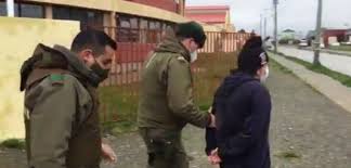 Si fuiste designado como vocal de mesa receptora de sufragios por las juntas electorales, debes saber que tu rol es fundamental, y que tu labor hará posible. Plebiscito 2020 Vocal De Mesa Es Detenido En Punta Arenas Por Llegar Ebrio A Cumplir Con Sus Funciones Epicentro Chile