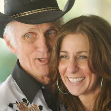 Country singer Shanna Jackman not in Kansas anymore