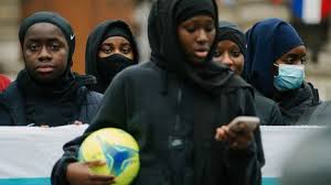Football : le Conseil d'Etat maintient l'interdiction du hijab en  compétition