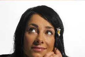 Topless presenteren voor het goede doel