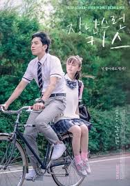 Teljes film online magyar szinkronnal lelki ismeretek — szörnybirodalom : Fall In Love At First Kiss Szereplok Hungary Magyarul Teljes Magyar Film Videa 2019 Mafab Mozi Indavid First Kiss Movie First Love The Simpsons Movie