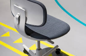 Suche verfeinern lederstuhl grau drehstuhl kunstleder stuhl danish lederstuhle armlehne esszimmer horgenglarus stuhl vintage schreibtischstuhl girsberger stuhle drehstuhl leder drehstuhl 60er herman miller burostuhl vitra sessel spaghetti stuhl eames drehstuhl xxl stuhl. Unkonventionell Einfach Und Erfreulich Gunstig Der Neue Burostuhl Rookie Von Vitra Unhyped