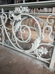Untuk harga dari jenis pagar pun sangat bervariasi. Solo Railing Tangga Klasik Pagar Besi Tempa Besi Tempa Klasik Jual Ornamen