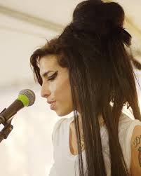 back to black 🖤 #amywinehouse