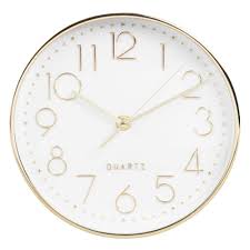 Horloge Blanche Et Doree Maisons Du Monde Gold Clock Gold Rooms White Clocks