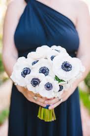Flowers are a beautiful addition to any space, and with so many unique flower wedding d. Top 20 Unique Wedding Bouquets With Single Flower Ideas Elegantweddinginvites Com Blog