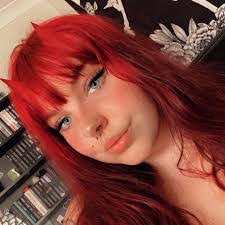 Christina Derringer's Instagram, Twitter & Facebook