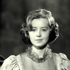 Piękna* ****Bożena Adamek*** na zdjęciu próbnym do filmu ***„Sanatorium pod  Klepsydrą”*** Wojciecha Hasa (**1973**). Aktorka zagrała w filmie rolę  *Bianki*