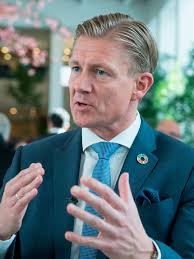 Leadership, structure and ownership