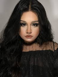 Crawl to me , love 🖤