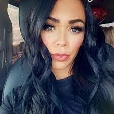 Danielle Leverich's Instagram, Twitter & Facebook