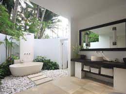 Stunning Outdoor Shower And Tub In This Luxury Bali Vacation Rental Outdoor Bathroom Design Outdoor Bathrooms Indoor Outdoor Bathroom