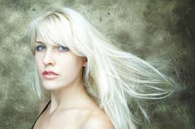 However, if your hair is fine, blunt cuts with just one length are better as they have the opposite effect, making your hair look thicker. 3 Hairstyles For Thick Fine Hair