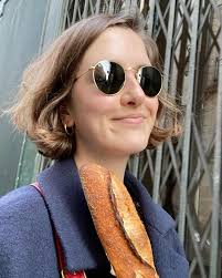 Sarah Sandler's Instagram, Twitter & Facebook