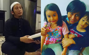 Ini video pendidikan mengandungi maklumat tentang pembedahan katarak atau selaput mata. Tiba Tiba Penglihatan Mata Kanan Saya Jadi Gelap Dan Kabur Radhi Oag Usaha Kumpul Wang Buat Pembedahan Mata Media Hiburan