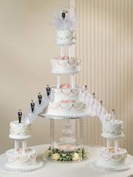 This Is Close To What My Parents Had At Their Wedding Including The Champagne Fountain P I Fairy Tale Wedding Cake Wedding Cake Photos Fountain Wedding Cakes