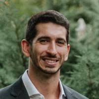 500+ perfiles de «Rau»