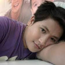 Alex Cariaga's Instagram, Twitter & Facebook