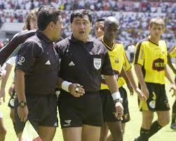 Byron moreno è stato un arbitro di calcio, tristemente famoso per la sua direzione di gara durante corea del sud italia 2 1 dei. Byron Moreno Confiesa Que Cometio Errores En El Liga De Quito Barcelona Sc Y En El Mundial Corea Japon 2002 Futbol Deportes El Universo