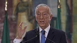 Ou isto ou aquilo foi apresentado em salas e ginásios de vários bairros pobres da periferia de lisboa, no âmbito das campanhas de dinamização cultural que tiveram lugar na altura em portugal. Marcelo Felicita Jorge Fonseca Por Feito A Altura Das Suas Qualidades