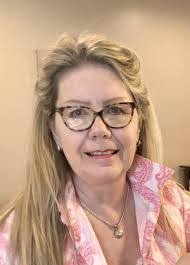 Doreen Groves's Instagram, Twitter & Facebook