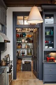 Amenagement Cellier Idees Conseils Pour Une Arriere Cuisine Organisee Interieur Moderne De Cuisine Interieur De Cuisine Cuisines Design