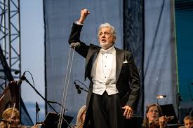 I have always adored placido domingo, had the pleasure of attending one of his concerts in i would have been very happy to be present at this concert, placido domingo seemed to be enjoying himself. Ujjhgiiunnxoam