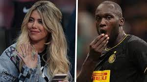 Jun 12, 2021 · nach dem tor zum 1:0 rannte romelu lukaku zur kamera und rief chris, ich liebe dich. Icardi Beraterin Wanda Nara Stichelt Lukaku Wird Die Champions League Im Tv Verfolgen Goal Com