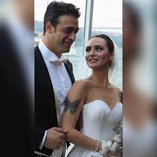 Birce akalay i̇le sarp levendoğlu son yaz dizisi i̇çin buluştu: Birce Akalay Sarp Birce Akalay Sarp Levendoglu