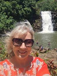 Lisa Waterhouse's Instagram, Twitter & Facebook