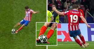 Nuevo vídeo del penalti anulado a Julián Álvarez contra el Real Madrid: muestra exactamente si hubo doble toque - Alex | Tribuna.com