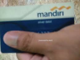 Tv commercial for mandiri debit (90s) (2014) Kartu Debit Mandiri Untuk Belanja Online Seperti Kartu Kredit