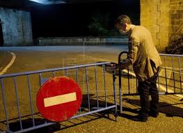 España y portugal han simbolizado este miércoles su reencuentro tras tres meses y medio de cierre de fronteras, con sendos actos en los que han participado sus jefes de estado y de gobierno y en los que han apostado por aumentar aún más su colaboración. Espana Y Portugal Abren Hoy Sus Fronteras Tras Tres Meses Y Medio Cerradas Entornointeligente