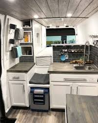 De Vananahammock Oui C Est La Cuisine Et Notre Chambre Vanconversion Campervan Camper Camperlife Campervanlife Van Travel Sarah Marie Camping W Amenagement Camping Car Amenagement Camionette Fourgon Camping Car