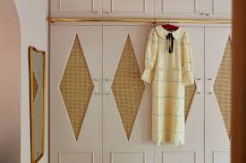 Small bedrooms don't have to be cluttered: Wardrobe Ideas House Garden