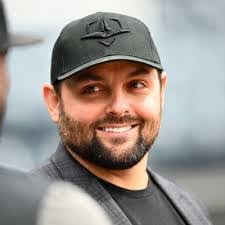 Mark Destefano's Instagram, Twitter & Facebook