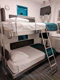 Pod Hotel Review The Truth About Pod 51 Pod 39 In New York City Pod Hotels Pod House Hotel