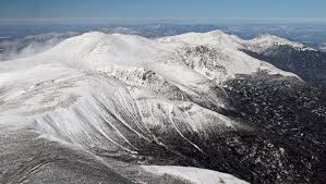 Перевод слова ravine, американское и британское произношение, транскрипция, словосочетания, примеры использования. U S Forest Service Closes All Of New Hampshire S Tuckerman Ravine Huntington Ravine And Gulf Of Slides