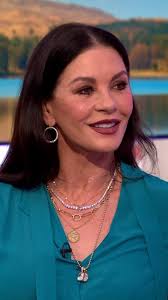 Icons only: CZJ & Dame Joanna Lumley 👑