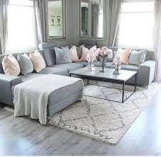 Graue Couch Schwarz Weisser Couchtisch Korbe Darunter Schwarze Couch Couchtisch Darunter Graue Korbe Schwarz Schwarze Home Living Room Living Room Grey Living Room Interior