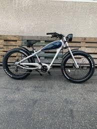 It's a well priced, decent performer that is positioned to take on the likes of the xsr700. Varaneo Cruiser Electric Bike Off 65