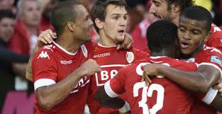 Benito raman is 25 years old and was born in belgium. Vriendin Van Raman Wenst Iedereen Een Zalig Kerstfeest Met Pikante Foto Royal Standard Club De Liege