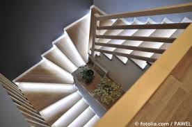 Unterschiedliche formen und designs der stufenbeleuchtung werden sicherlich auch deinen geschmack bei der beleuchtung deines. Tipps Zur Treppenbeleuchtung Ratgeber Von Lampenwelt De