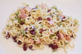 Klassischer Nudelsalat Mit Erbsen Fleischwurst Und Mayonnaise Kochen Rezept Salat Pasta Nudelsalat Fleischwurst Klassischer Nudelsalat