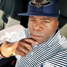 Lisa Raye, MC Lyte, Vivica A. Fox, Tichina Arnold, DJ Spinderella & Regina  King in VIBE Magazine November 2000 issue. https://shorturl.at/bnxBO