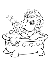 Petit Poney Fait Des Bulles Dans Son Bain Maria Pinterium En 2020 Coloriage Coloriage Poney Licorne Coloriage