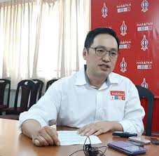 Beliau juga enggan mengulas lanjut tindakan ketua pkr sarawak, larry sng yang bertindak meletak jawatan dan keluar parti. Yb Chong Chieng Jen We Are United